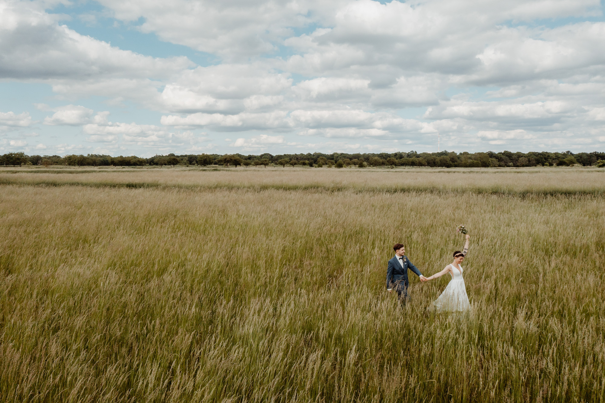 Herr von Lux Fotoshooting Hochzeitspaar Drohne Hochzeit Berlin