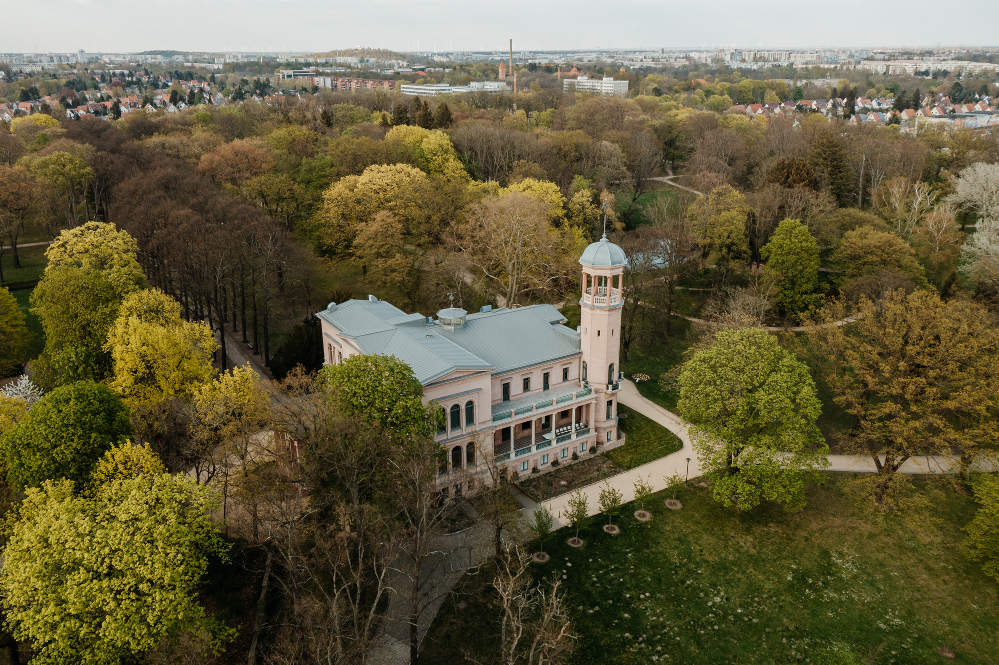 Herr von Lux Hochzeitsfotograf Potsdam Hochzeit Schloss Biesdorf Berlin