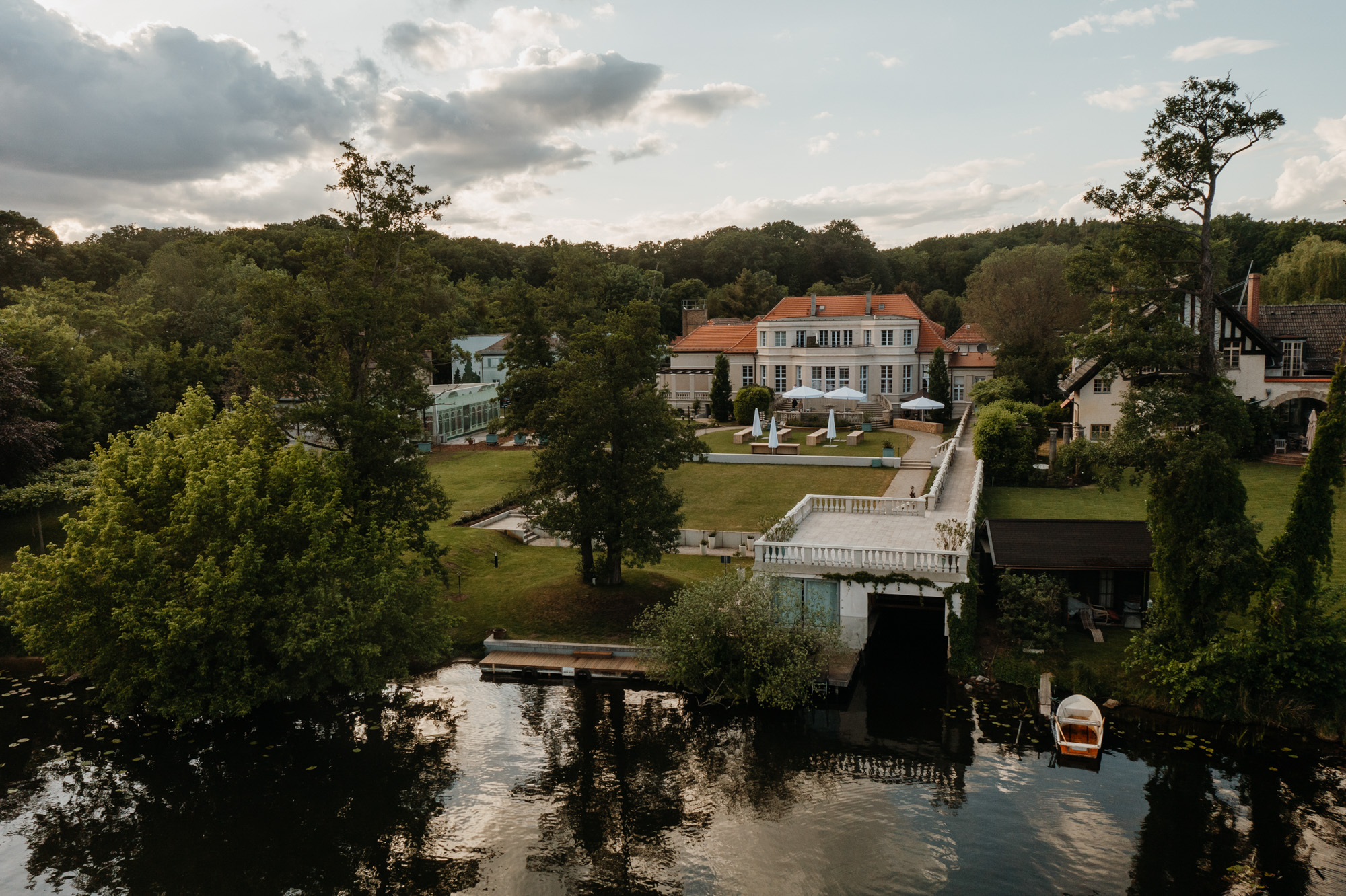 Herr von Lux Hochzeitsfotograf Potsdam Hochzeit Gästehaus am Lehnitzsee